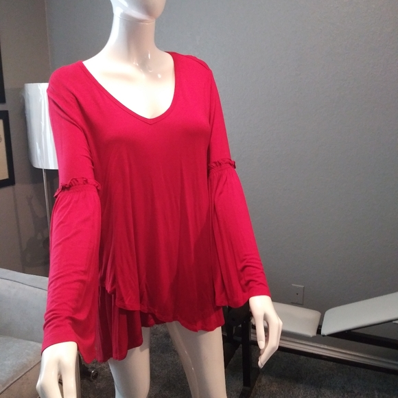 Red top - Picture 2 of 6